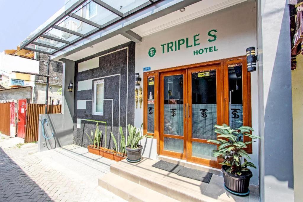 Oyo 91686 Triple S Hotel Malioboro Yogyakarta Luaran gambar